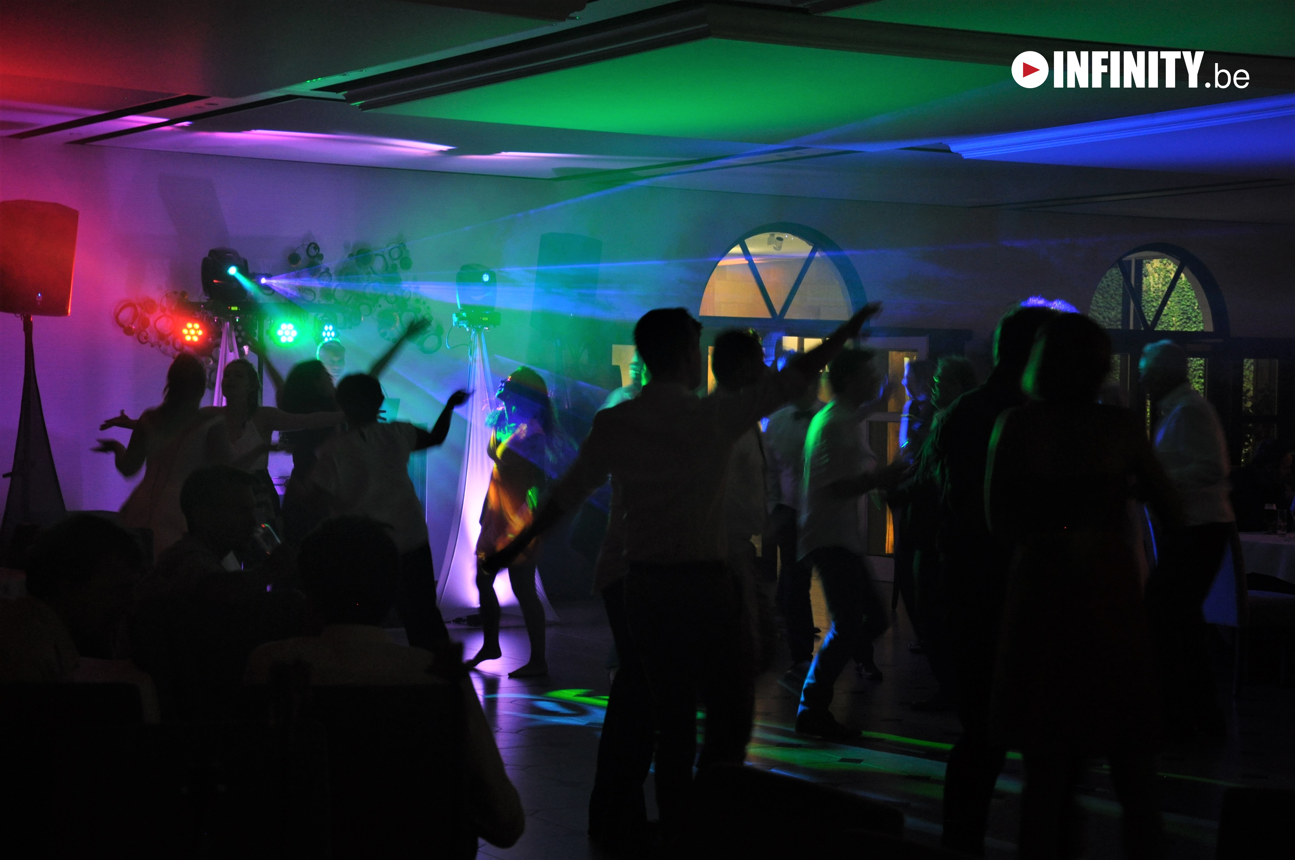 feest-DJ's Zwevezele Dj Peter LEMAHIEU